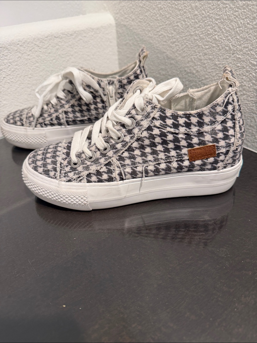 Blowfish Women’s Houndstooth Malibu Wedge Sneaker          Black/White. - Picture 12 of 12